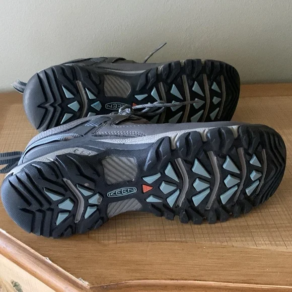 EUC Keen Targhee III Waterproof Hiking Shoes - Picture 4 of 6